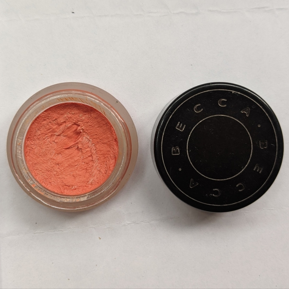 Becca backlight targeted colour corrector Peach